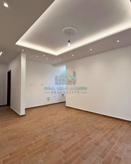Vlore, shitet apartament 2+1+Ballkon Kati 2, 104 m² 175.000 € (Lungomare)