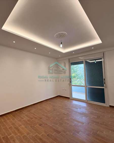 Vlore, shitet apartament 2+1+Ballkon Kati 2, 104 m² 175.000 € (Lungomare)