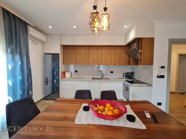 Tirane, jepet me qera apartament 2+1+Aneks+Ballkon Kati 2, 138 m² 1.600 € (Teg)