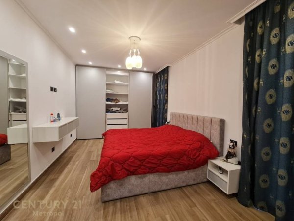 Tirane, jepet me qera apartament 2+1+Aneks+Ballkon Kati 2, 138 m² 1.600 € (Teg)