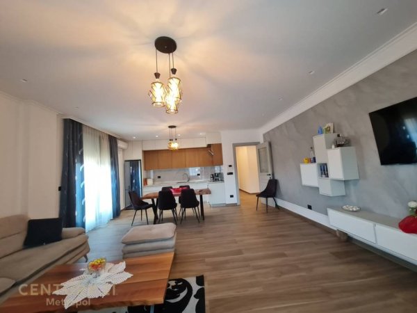 Tirane, jepet me qera apartament 2+1+Aneks+Ballkon Kati 2, 138 m² 1.600 € (Teg)