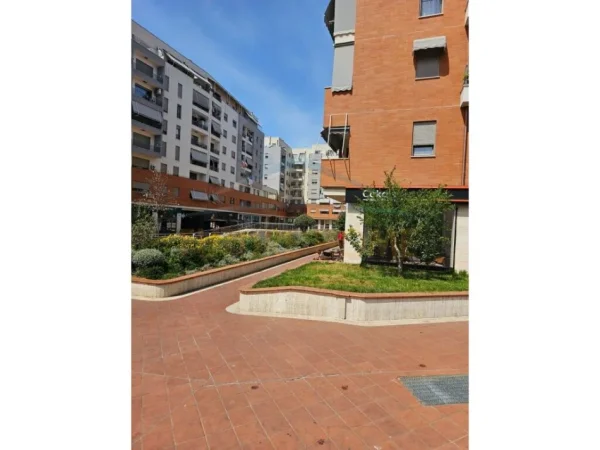 Tirane, shitet zyre Kati 0, 82 m² 285.000 € (RRUGA E DIBRES)