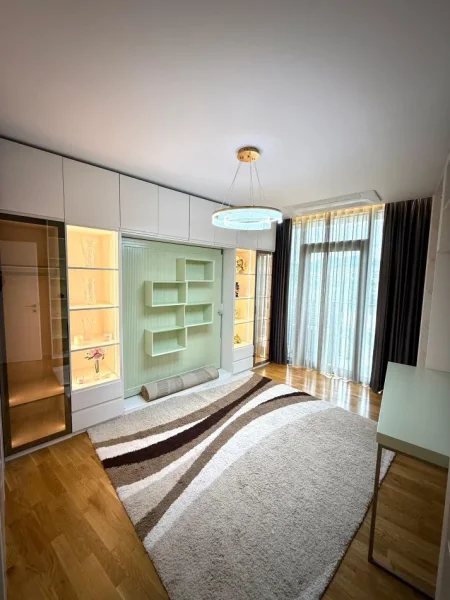 Tirane, shitet apartament 4+1 , 214 m² 700.000 € (Lake View Residence)