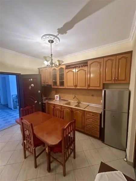 Tirane, shitet apartament 1+1 Kati 1, 56 m² 79.000 € (Ybzberisht , pallate Cabej)