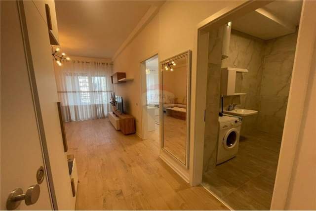 Tirane, jepet me qera apartament 1+1+BLK Kati 3, 68 m² 450 Euro (Rruga e Kavajes)