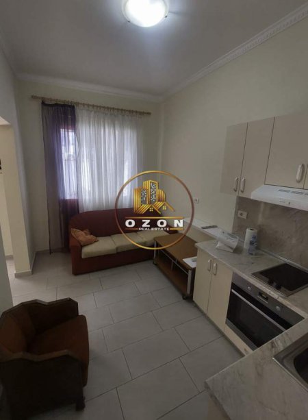 Tirane, jepet me qera apartament 1+1+BLK Kati 1, 110 m² 350 Euro (RRUGA FORTUZI)