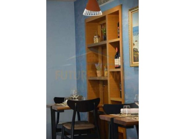 Tirane, jepet me qera bar-resorant Kati 0, 101 m² 2.000 Euro (Rruga e Durresit)