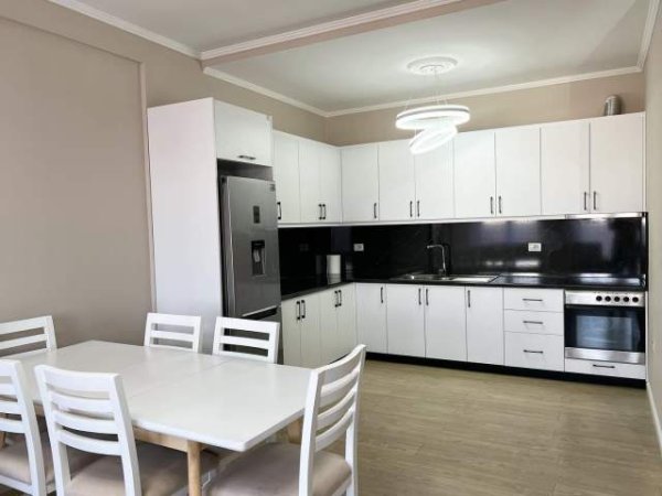 Tirane, jepet me qera apartament Kati 3, 100 m² 800 Euro (rruga e kavajes)