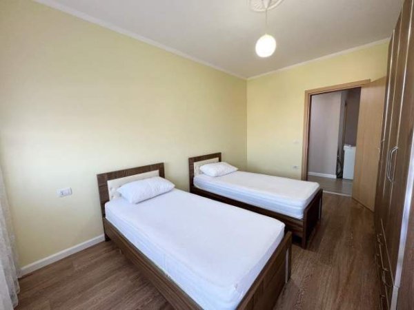 Tirane, jepet me qera apartament Kati 3, 100 m² 800 Euro (rruga e kavajes)