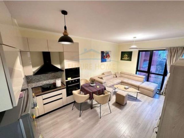Tirane, jepet me qera apartament 1+1 Kati 6, 6 m² 420 Euro (Stacioni i Trenit)