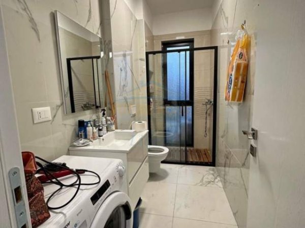 Tirane, jepet me qera apartament 1+1 Kati 6, 6 m² 420 Euro (Stacioni i Trenit)
