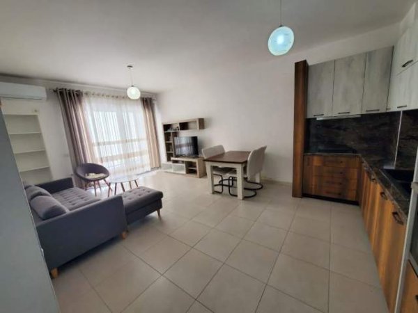 Tirane, jepet me qera apartament 1+1+BLK Kati 3, 65 m² 400  Euro (Rruga Ibrahim Dervishi, Komuna e Parisit)
