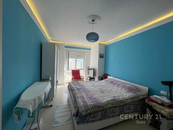 Tirane, shitet apartament 2+1+BLK Kati 8, 92 m² 170.000 Euro (ish Fusha e aviacionit)