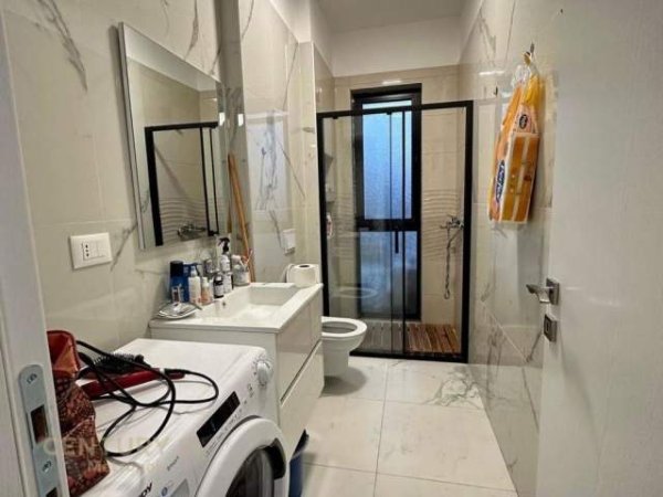 Tirane, jepet me qera apartament 1+1+BLK Kati 6, 69 m² 420 Euro (Farmacia 10 , Spitali Nene Tereza)