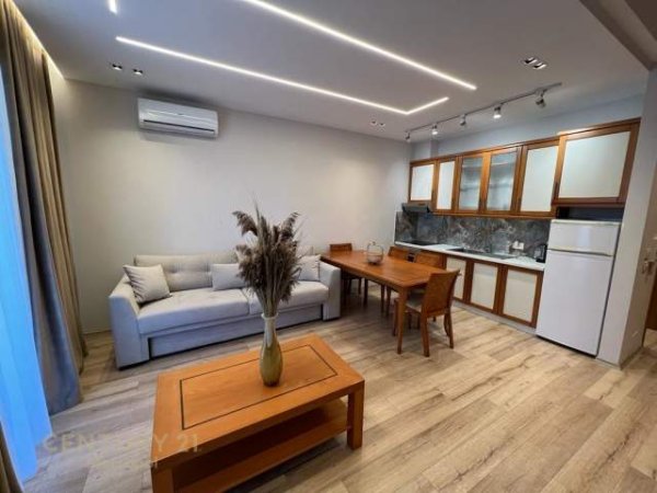 Tirane, jepet me qera apartament 1+1+BLK Kati 4, 60 m² 600 Euro (Pas Ambasades Amerikane)
