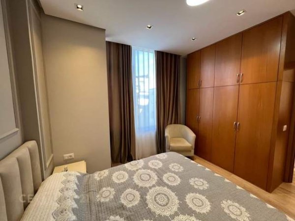Tirane, jepet me qera apartament 1+1+BLK Kati 4, 60 m² 600 Euro (Pas Ambasades Amerikane)