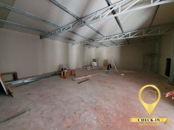 Tirane, jepet me qera magazine Kati 0, 320 m² 600 Euro (Vore)