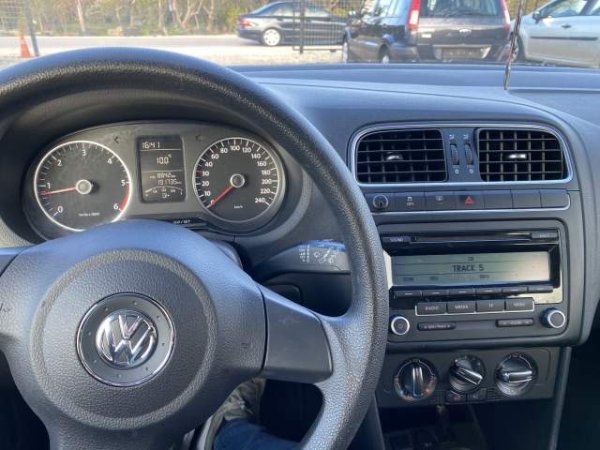 Tirane, shes makine Volkswagen Polo Viti 2009, 5.400 Euro