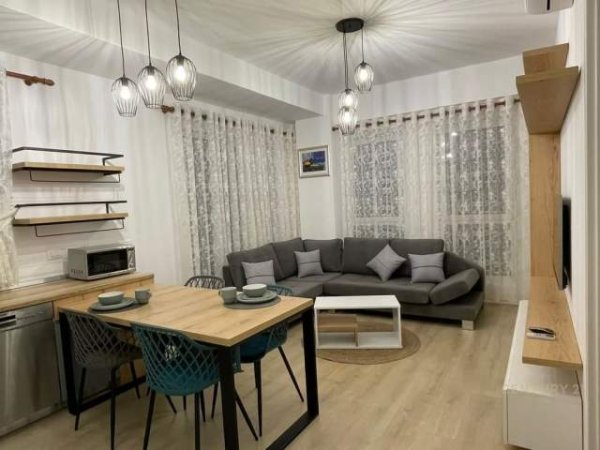 Tirane, jepet me qera apartament 2+1 Kati 10, 85 m² 600 Euro (Rruga Frosina Plaku, Tirana Tirana, Albania)