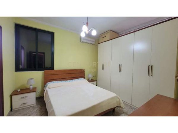Tirane, jepet me qera apartament 3+1+A Kati 2, 140 m² 600 Euro (Rruga e Elbasanit)