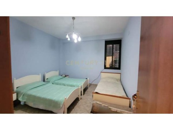 Tirane, jepet me qera apartament 3+1+A Kati 2, 140 m² 600 Euro (Rruga e Elbasanit)