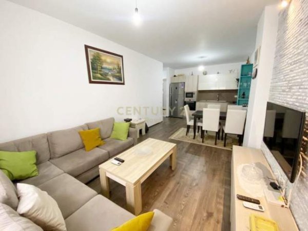 Tirane, shes apartament 2+1 Kati 2, 83 m² 130.000 Euro
