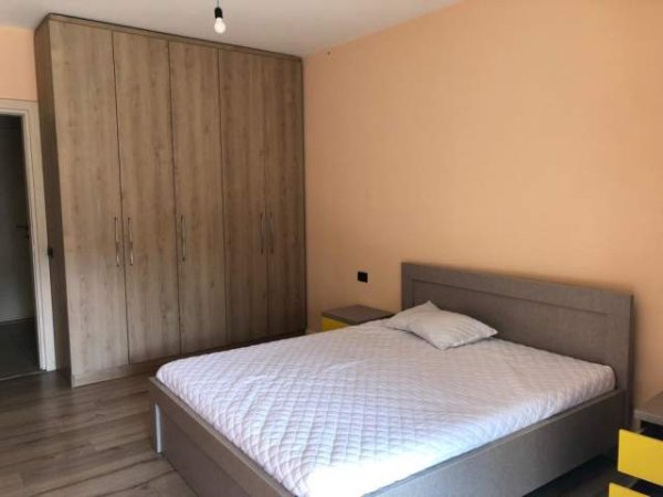Tirane, jepet me qera apartament 2+1+BLK Kati 5, 120 m² 400 Euro (teodor keko)