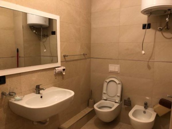 Tirane, jepet me qera apartament 2+1+BLK Kati 5, 120 m² 400 Euro (teodor keko)