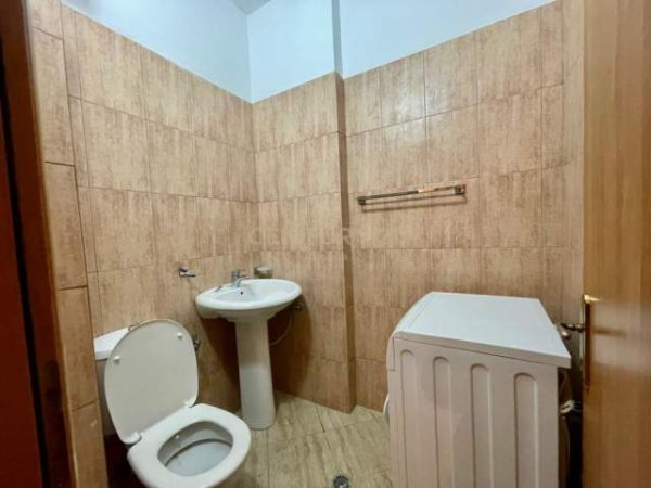 Tirane, jepet me qera apartament 3+1 Kati 3, 135 m² 390 Euro (Kodra e Diellit)