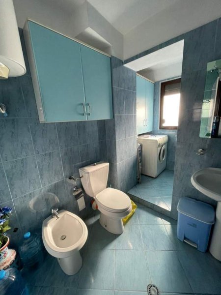 Tirane, shitet apartament 2+1 Kati 4, 676 m² 100.000 Euro