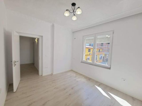 Tirane, shitet apartament 2+1+BLK Kati 4, 74 m² 98.000 Euro (Rruga Muhamet Gjollesha)