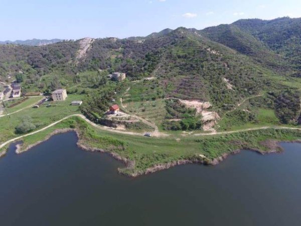 Tirane, shes truall 10.000 m² 450.000  (Rruga Reparti)