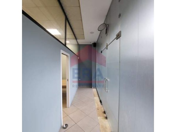 Tirane, jepet me qera zyre Kati 1, 112 m² 1.500 Euro (Bulevardi Zogu i pare)
