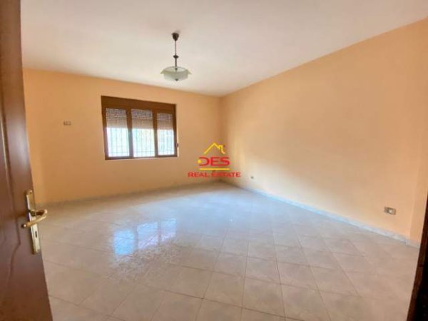 Vlore, shitet apartament 2+1+BLK Kati 2, 115 m² 65.000 Euro (Rruga 29 Nentori)