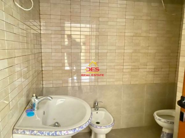 Vlore, shitet apartament 2+1+BLK Kati 2, 115 m² 65.000 Euro (Rruga 29 Nentori)