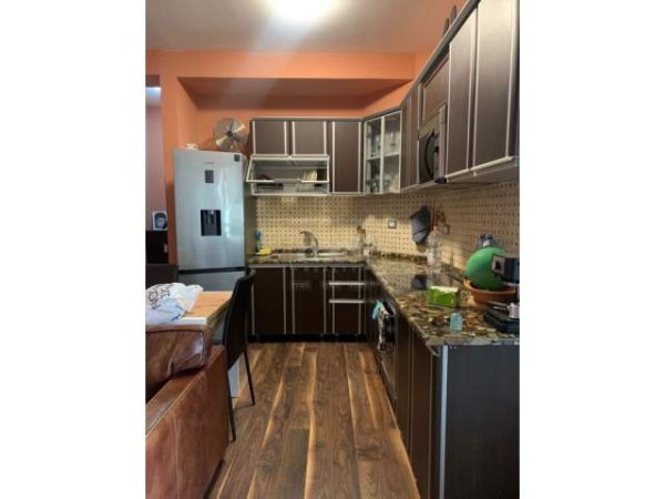 Tirane, jepet me qera apartament 2+1+BLK 70 m² 550 Euro (Qender)