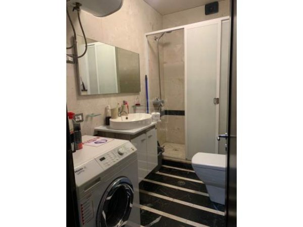 Tirane, jepet me qera apartament 2+1+BLK 70 m² 550 Euro (Qender)