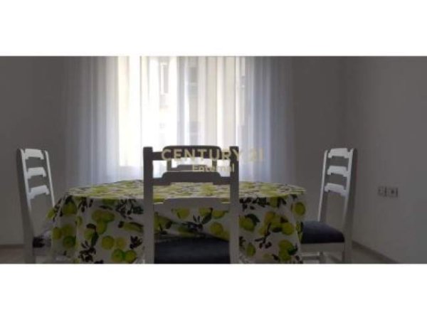 Tirane, jepet me qera apartament 2+1 Kati 5, 110 m² 600 Euro (Vaso Pasha, Bllok)