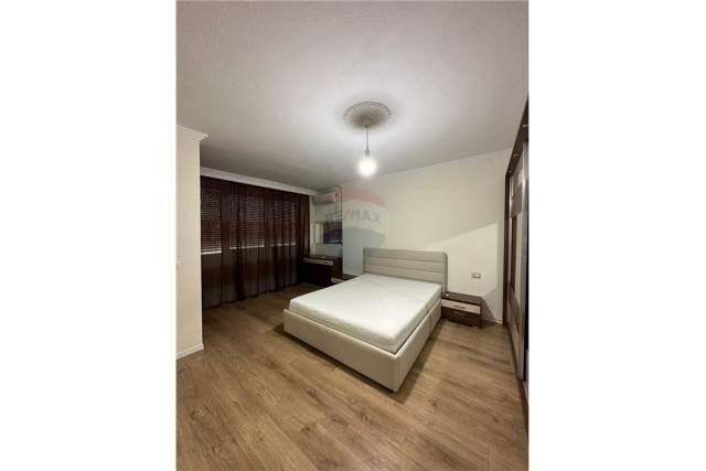 Tirane, ofert apartament 3+1+BLK Kati 6, 120 m² 650 Euro (Komuna e Parisit)