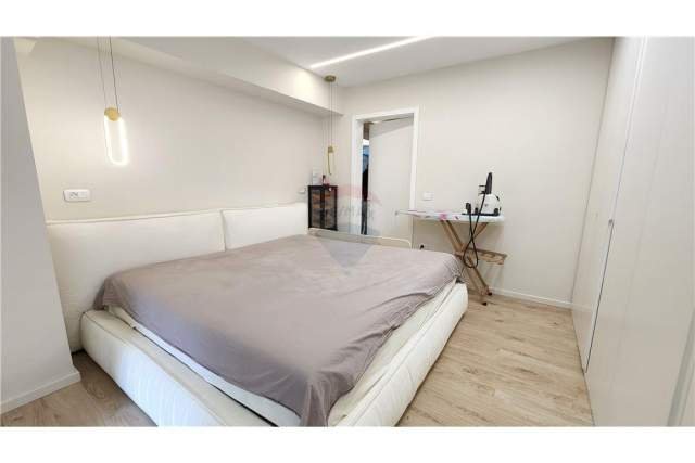 Tirane, jepet me qera apartament 2+1+BLK Kati 2, 140 m² 1.600 Euro