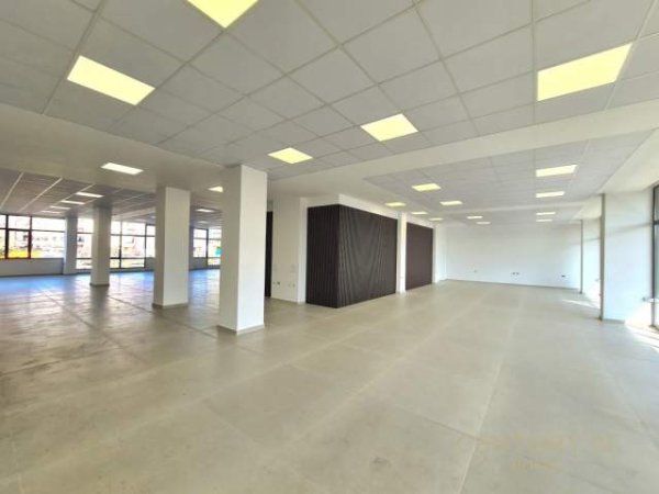 Tirane, jepet me qera ambjent biznesi Kati 2, 435 m² 2.500 Euro (unaza e re)