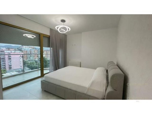 Tirane, jepet me qera apartament 2+1+BLK Kati 10, 130 m² 2.000 Euro (Blloku)