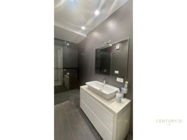 Tirane, jepet me qera apartament 2+1+BLK Kati 10, 130 m² 2.000 Euro (Blloku)
