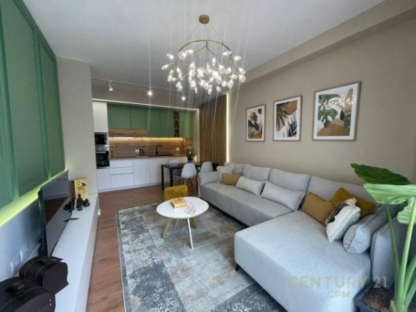 Tirane, jepet me qera 2+1+BLK Kati 6, 100 m² 850 Euro (Prane Ish Stacionit te Trenit)