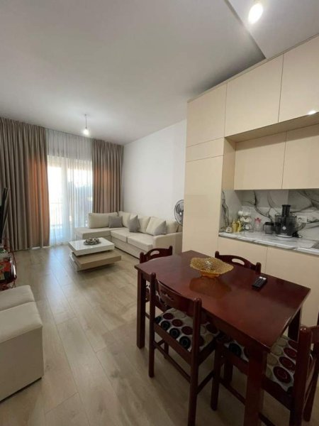 Tirane, shitet apartament 1+1+BLK Kati 8, 57 m² 118.000 Euro (Rruga e Kavajes)