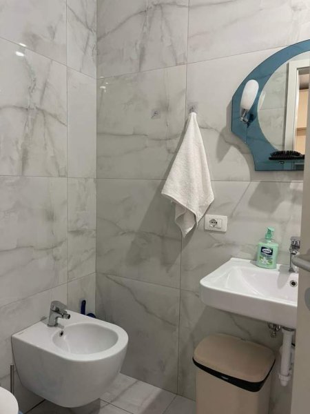 Tirane, shitet apartament 1+1+BLK Kati 8, 57 m² 118.000 Euro (Rruga e Kavajes)