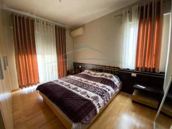 Tirane, jepet me qera apartament 2+1+BLK Kati 3, 101 m² 500 Euro (Liqeni i Thate)