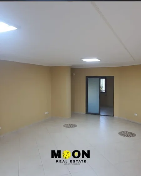 Tirane, jepet me qera zyre Kati 3, 160 m² 1.150 € (QENDER)