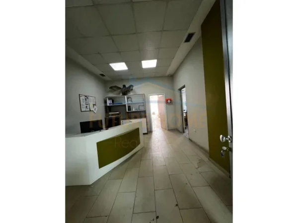 Tirane, shitet zyre Kati 1, 60 m² 140.000 € (Condor Center, Rruga e Kavajës.)