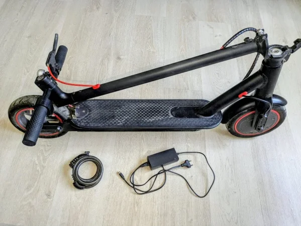 Tirane, shes Scooter - , e zeze 30 km 80 €